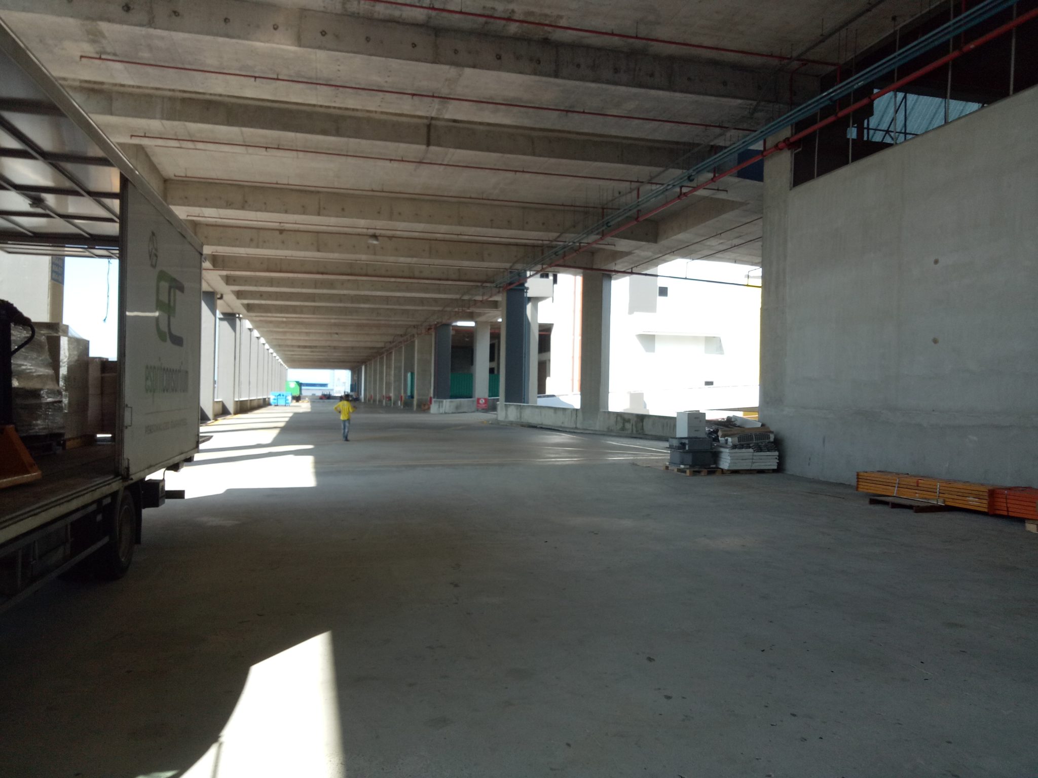 Rentspace Gul Way Ramp Up 40 Footer- 129,054sqft - Rentspace